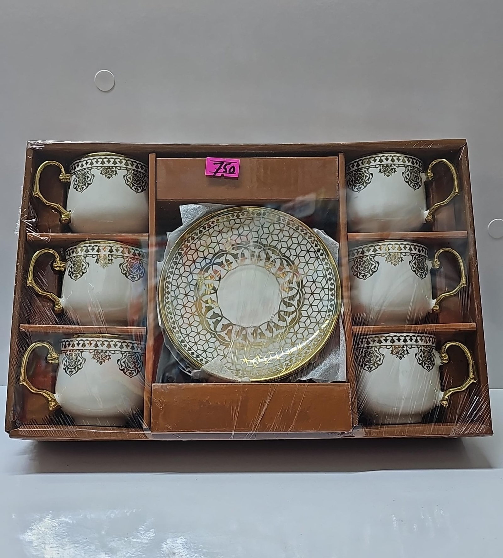(طقم فناجين)